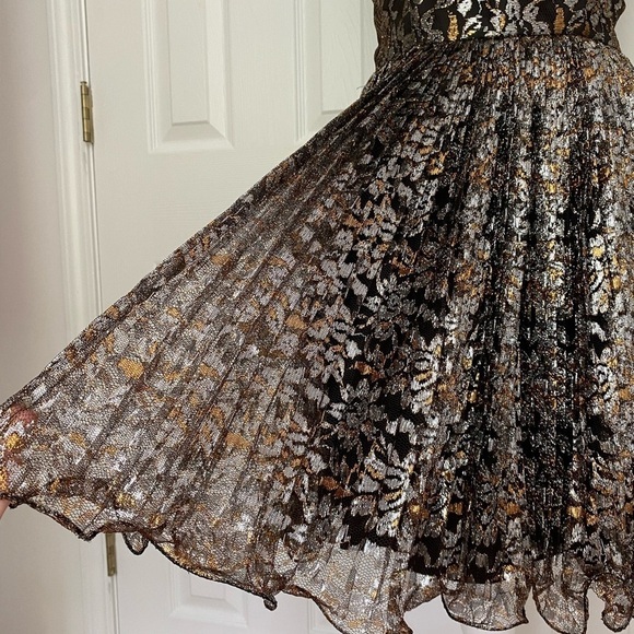 Lilli Diamond California- Vintage Collectors Lace Floral Metallic Mini Dress - Picture 4 of 13